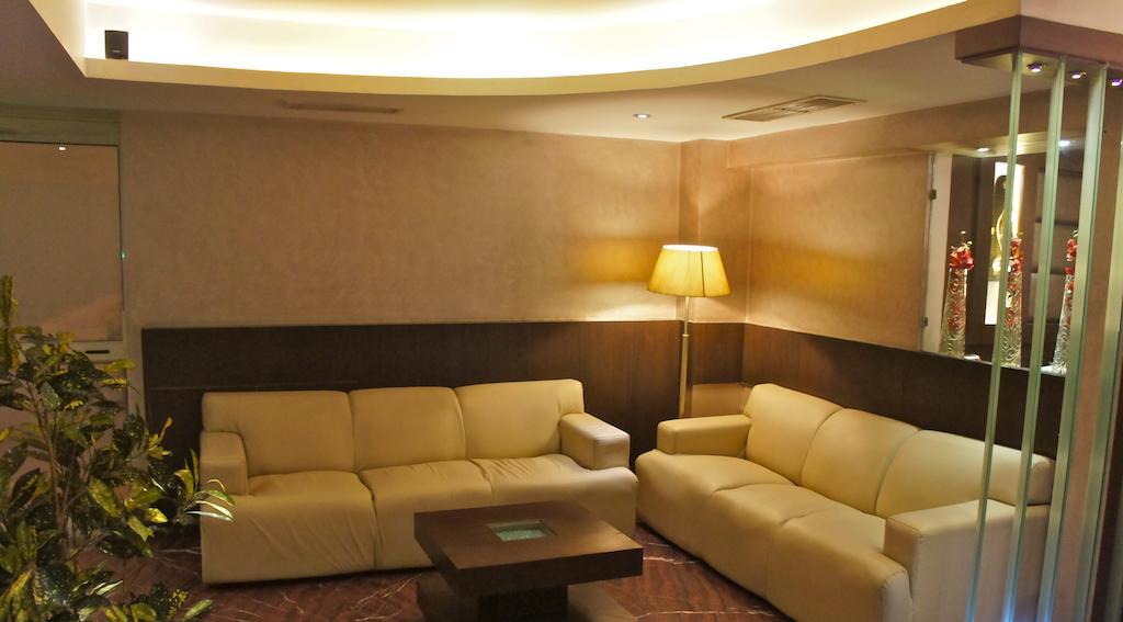 Hotel Surya Plaza Kota  Zewnętrze zdjęcie